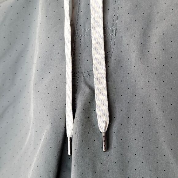 Vuori Banks Shorts Size Small - Picture 4 of 7